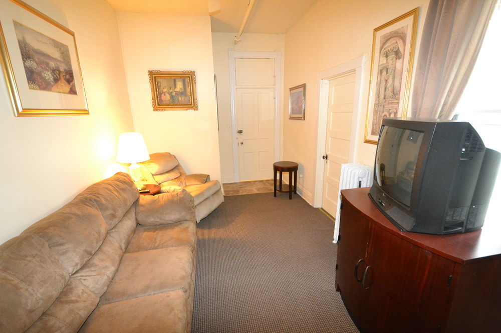 Perfect Stay Inn & Suites Blair Esterno foto