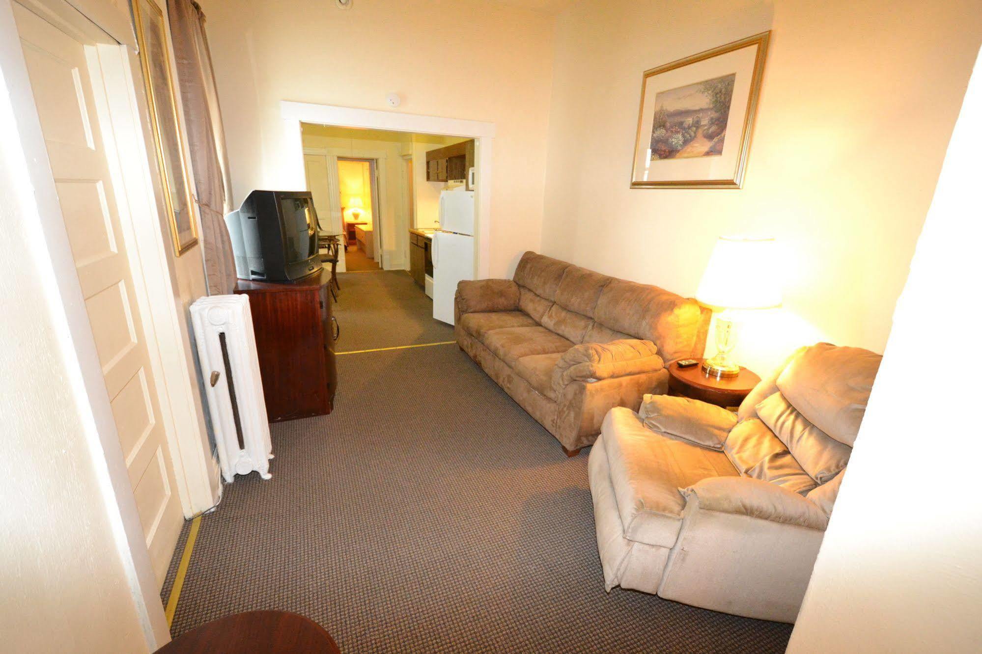 Perfect Stay Inn & Suites Blair Esterno foto