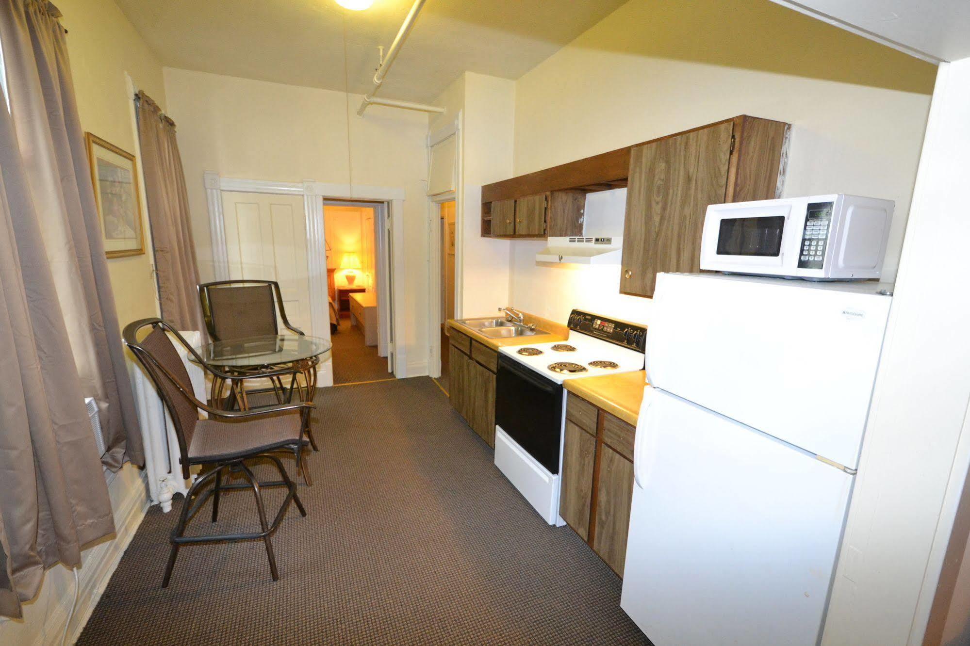 Perfect Stay Inn & Suites Blair Esterno foto