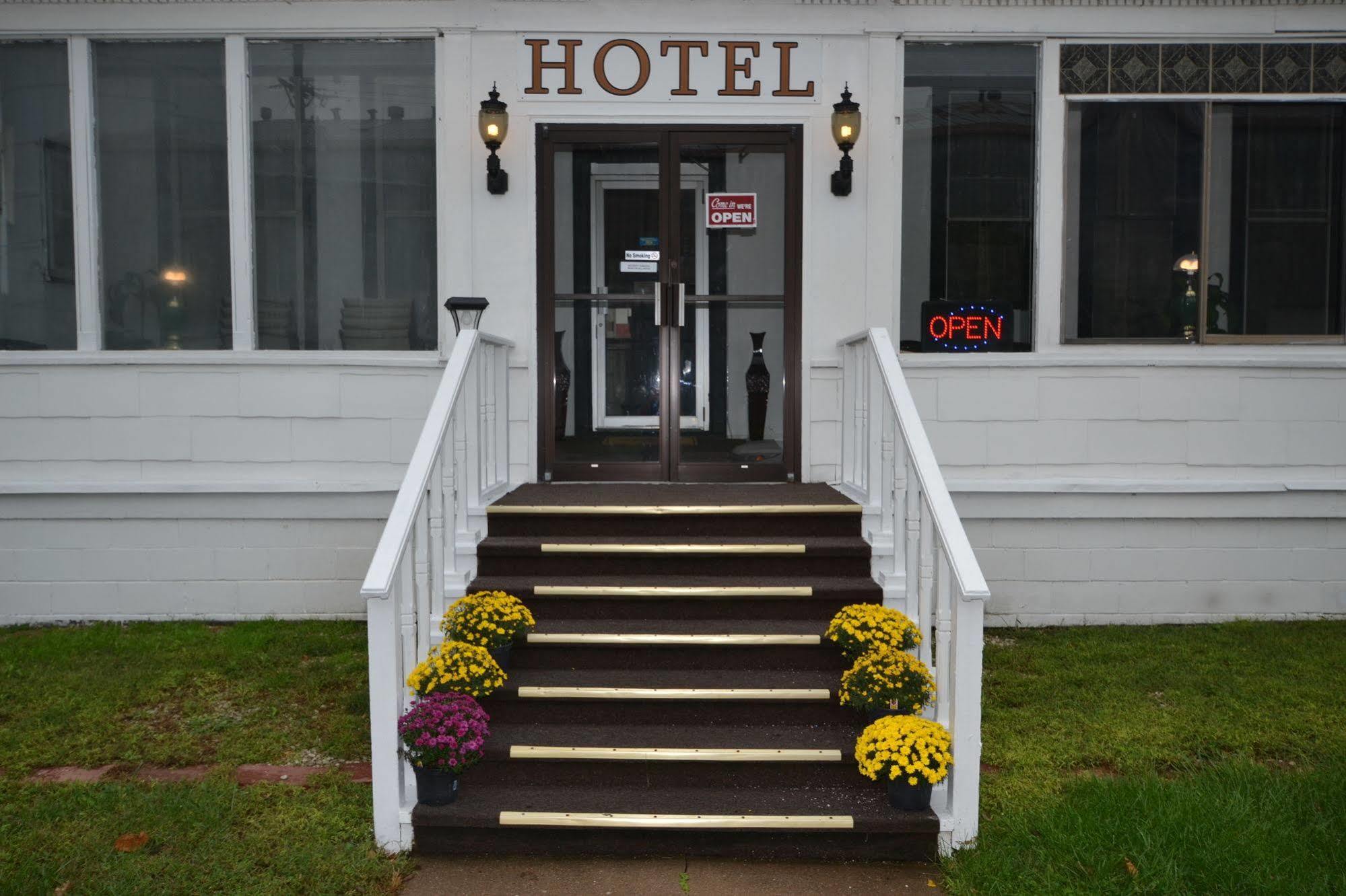 Perfect Stay Inn & Suites Blair Esterno foto