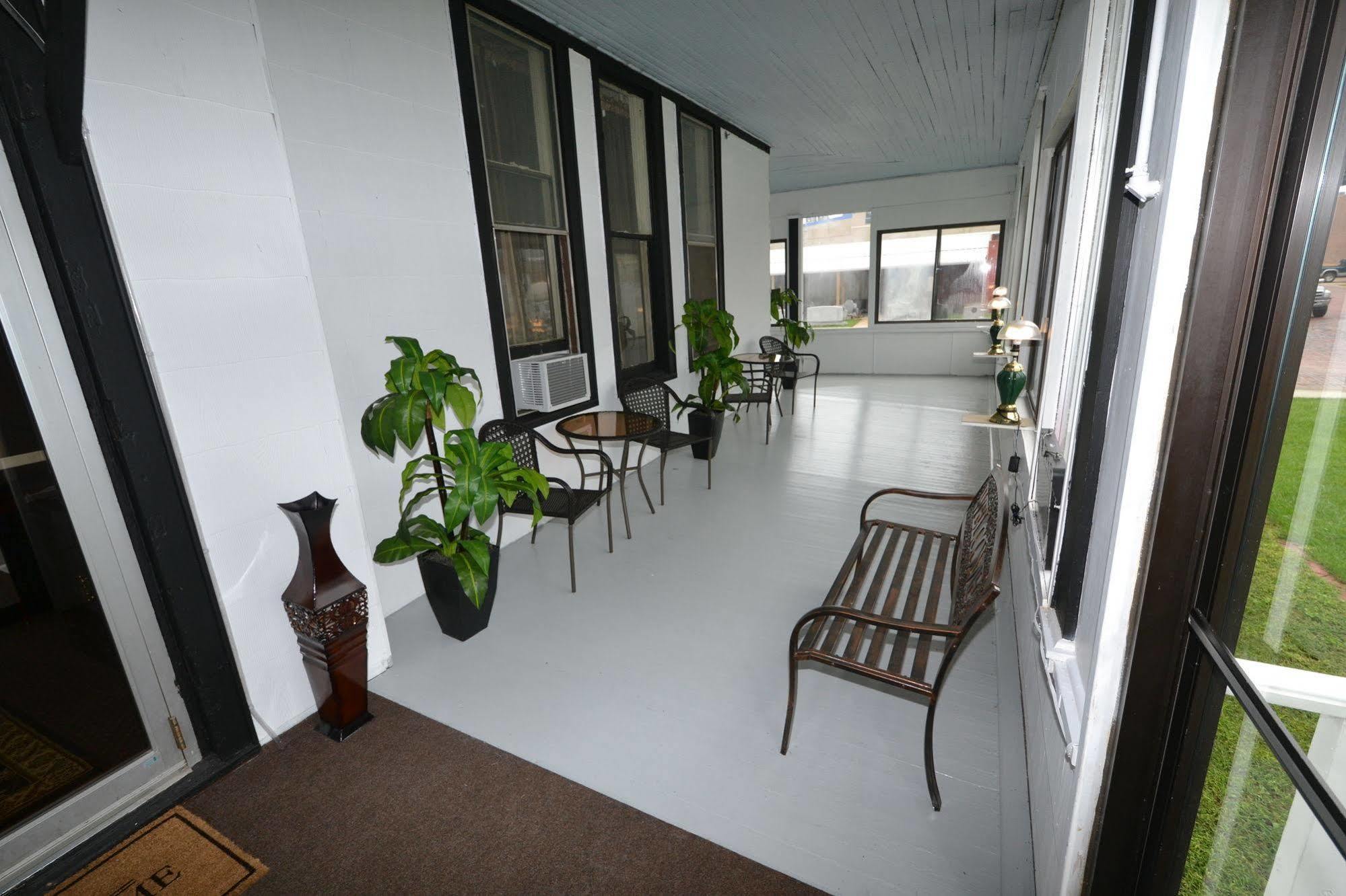 Perfect Stay Inn & Suites Blair Esterno foto